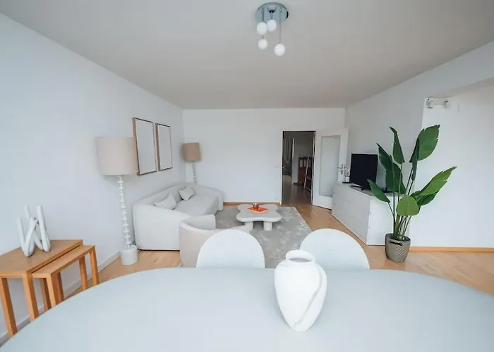 Apartment Designer-apartment Zum Wohlfuehlen